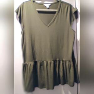 Chic Olive V-Neck Dress